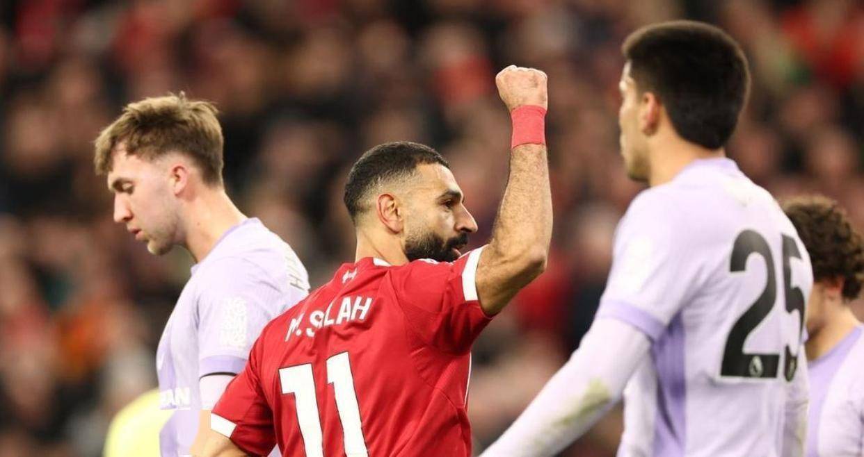 前锋连入两球，率队赢得关键胜利