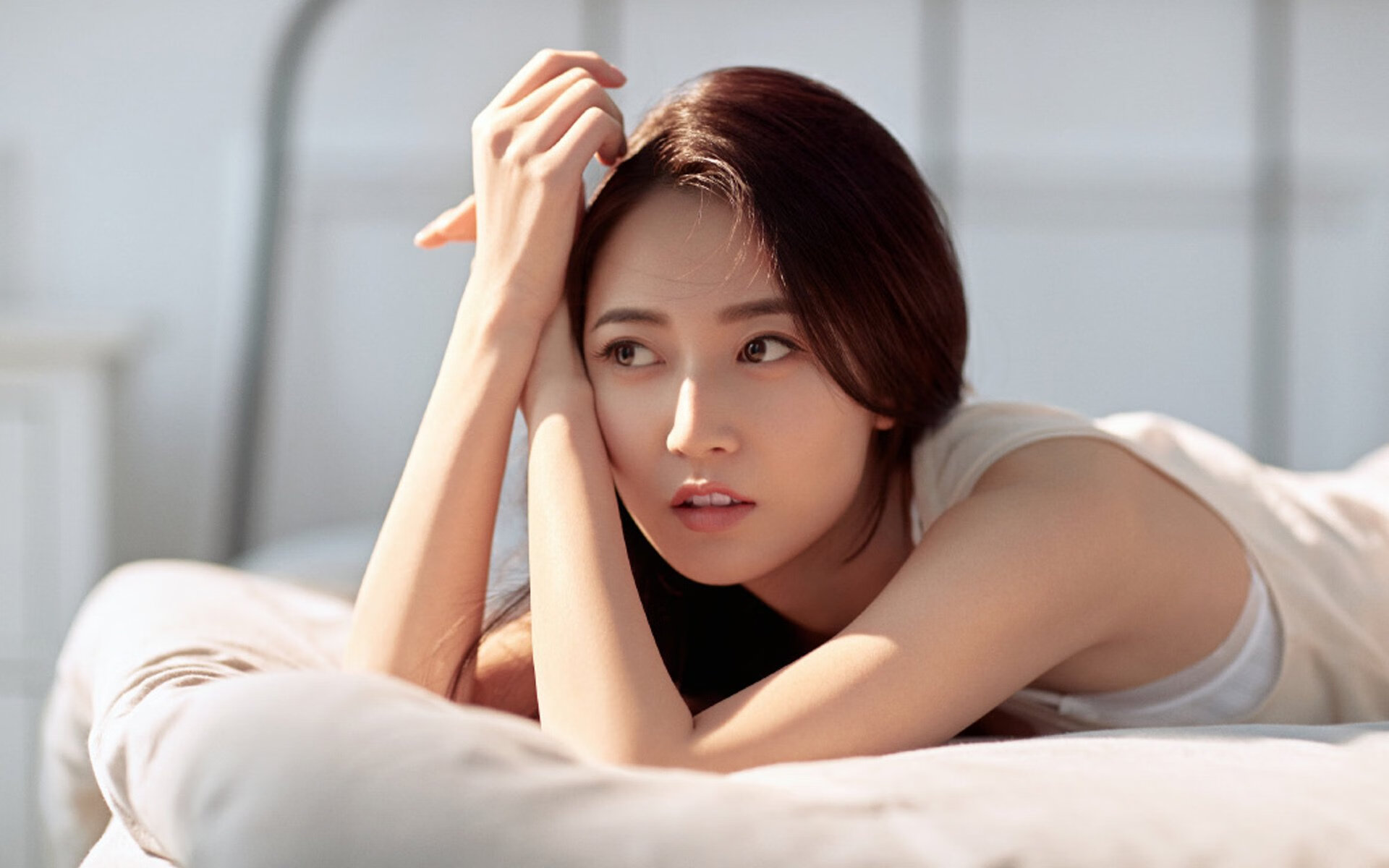 德甲争冠战之夜，格纳布里点燃赛场