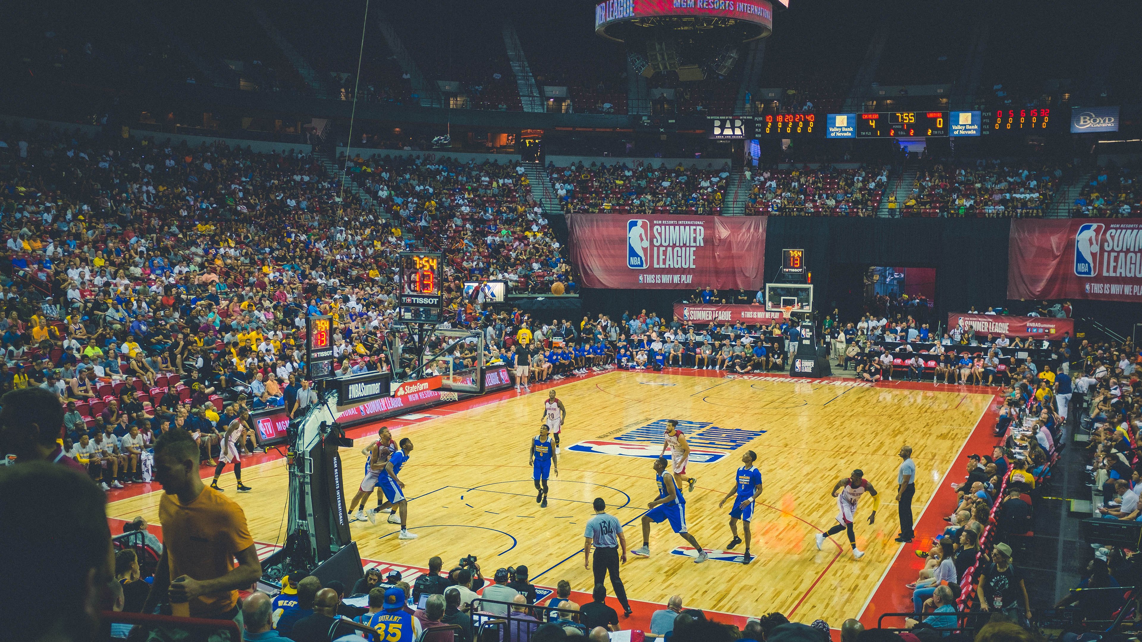 乔治关键战不手软,掘金险胜独行侠