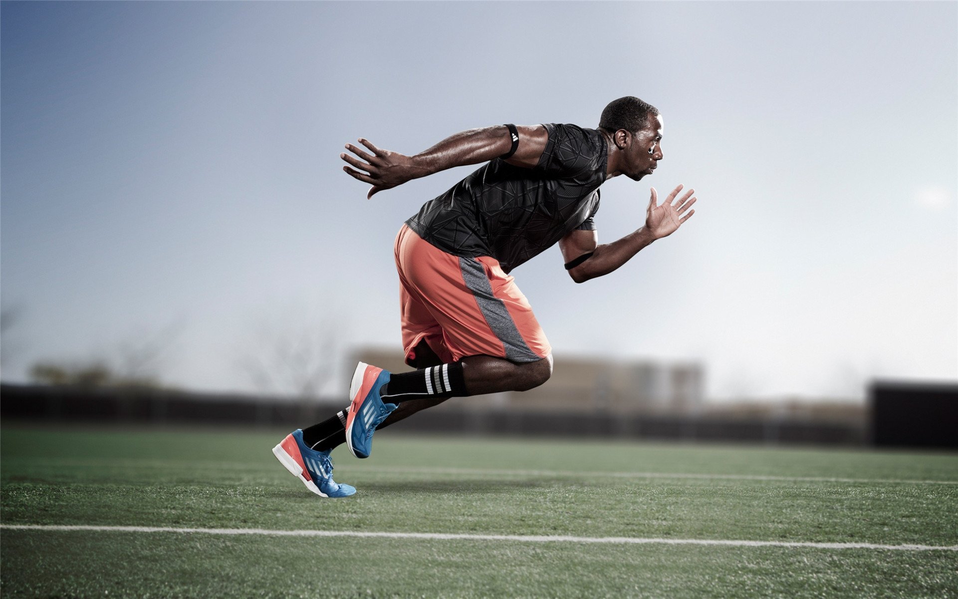 哈利伯顿数据全面爆炸，独行侠淘汰赛过关篮网，一场个人英雄主义与团队韧性的双重奏